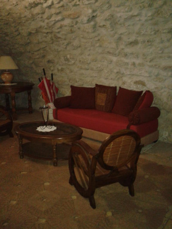 Le Chateau Des Estubiers Panzió Sérignan-du-Comtat Kültér fotó