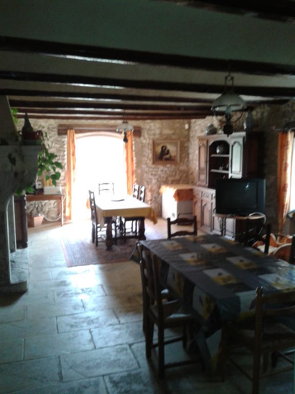 Le Chateau Des Estubiers Panzió Sérignan-du-Comtat Kültér fotó